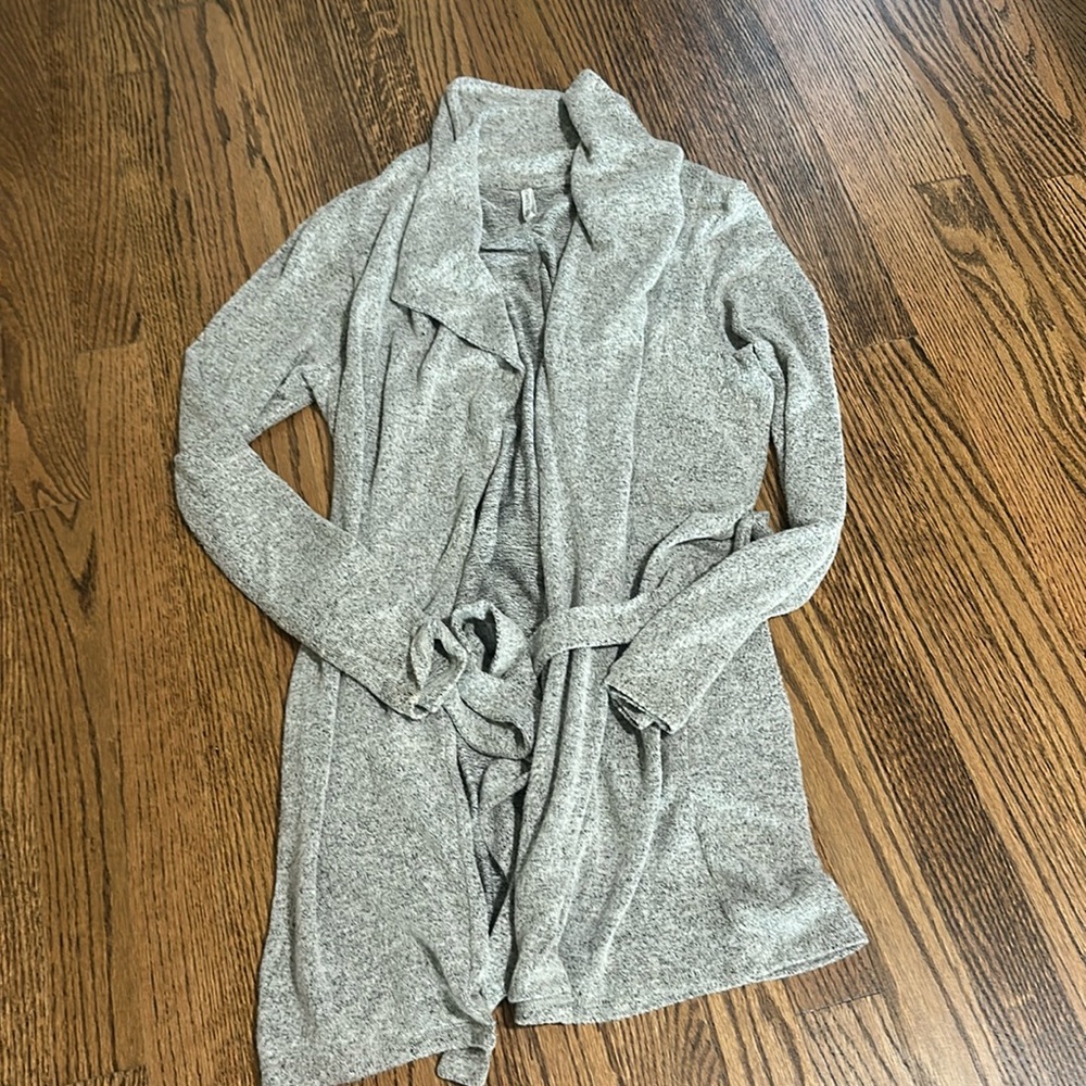 Z supply gray cardigan with tie